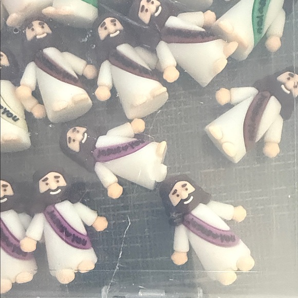 “Jesus love You” tiny 1.5” figurines brand new sealed box of 40 - Picture 4 of 7